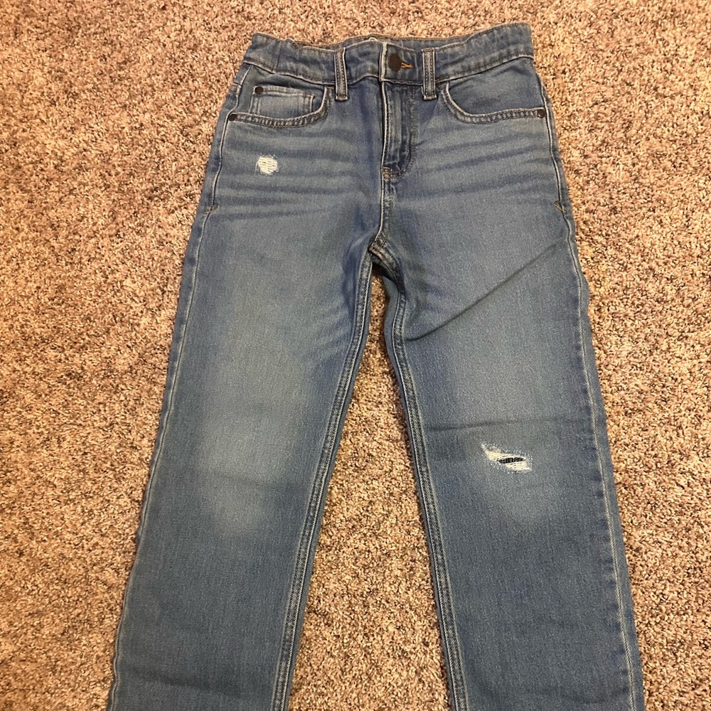 Target Art’ Class Distressed Blue Jeans youth size 8 New without Tags.